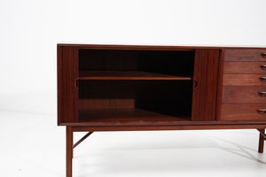 PETER HVIDT E ORLA MLGAARD-NIELSEN : Credenza per Soborg Mobler  - Asta Asta 383 | DESIGN E ARTI DECORATIVE DEL NOVECENTO - FINE DESIGN Tradizionale - Associazione Nazionale - Case d'Asta italiane
