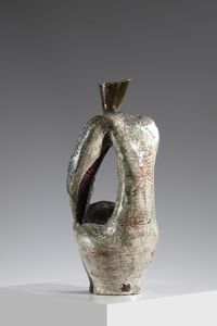 MELI SALVATORE (1929 - 2011) : Vaso scultura con ispirazione antropomorfa  - Asta Asta 383 | DESIGN E ARTI DECORATIVE DEL NOVECENTO - FINE DESIGN Tradizionale - Associazione Nazionale - Case d'Asta italiane