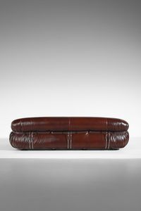 SCARPA AFRA (1937 -2011) & TOBIA (n. 1935) : Divano Soriana per Cassina  - Asta Asta 383 | DESIGN E ARTI DECORATIVE DEL NOVECENTO - FINE DESIGN Tradizionale - Associazione Nazionale - Case d'Asta italiane