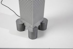 THUN MATTEO (n. 1952) : Lampada da terra Zerodue per Bieffeplast  - Asta Asta 383 | DESIGN E ARTI DECORATIVE DEL NOVECENTO - FINE DESIGN Tradizionale - Associazione Nazionale - Case d'Asta italiane