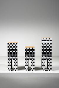 MENDINI ALESSANDRO (1931 - 2019) : Tre sgabelli Ollo per Museo Alchimia  - Asta Asta 383 | DESIGN E ARTI DECORATIVE DEL NOVECENTO - FINE DESIGN Tradizionale - Associazione Nazionale - Case d'Asta italiane