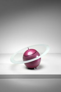 MENDINI ALESSANDRO (1931 - 2019) : Tavolino da salotto Acubens collezione I Soli per New Alchimia  - Asta Asta 383 | DESIGN E ARTI DECORATIVE DEL NOVECENTO - FINE DESIGN Tradizionale - Associazione Nazionale - Case d'Asta italiane