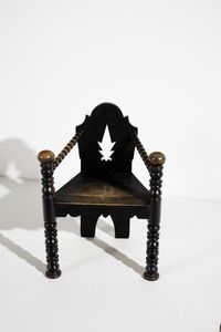 ZOTTI JOSEF (1982 - 1953) : attribuito. Coppia di sedie con tavolino  - Asta Asta 383 | DESIGN E ARTI DECORATIVE DEL NOVECENTO - FINE DESIGN Tradizionale - Associazione Nazionale - Case d'Asta italiane