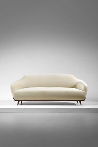 VERONESI GUGLIELMO (n. 1913) : Divano per Isa Bergamo, Italia  - Asta Asta 383 | DESIGN E ARTI DECORATIVE DEL NOVECENTO - FINE DESIGN Tradizionale - Associazione Nazionale - Case d'Asta italiane
