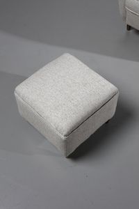 PONTI GIO (1891 - 1979) : Coppia di poltrone con coppia di poggiapiedi per ISA, Ponte San Pietro, Bergamo  - Asta Asta 383 | DESIGN E ARTI DECORATIVE DEL NOVECENTO - FINE DESIGN Tradizionale - Associazione Nazionale - Case d'Asta italiane