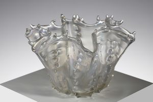 BAROVIER ERCOLE (1889 - 1974) : Vaso della serie Medusa in vetro fortemente iridato  - Asta Asta 383 | DESIGN E ARTI DECORATIVE DEL NOVECENTO - FINE DESIGN Tradizionale - Associazione Nazionale - Case d'Asta italiane