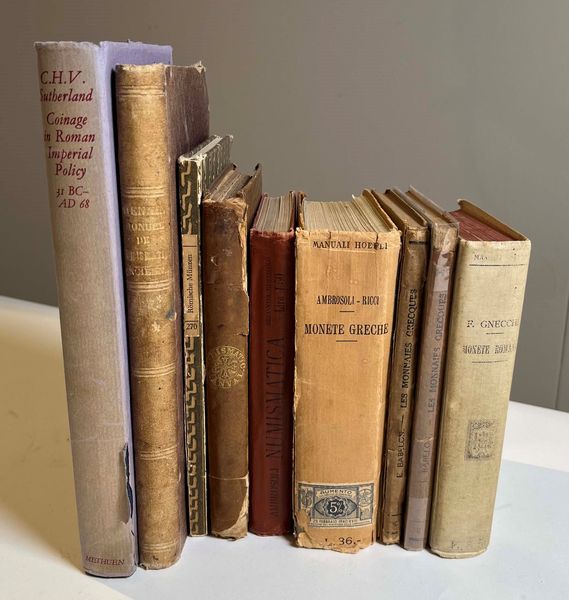 Lotto di nove libri.  - Asta Numismatica - Associazione Nazionale - Case d'Asta italiane