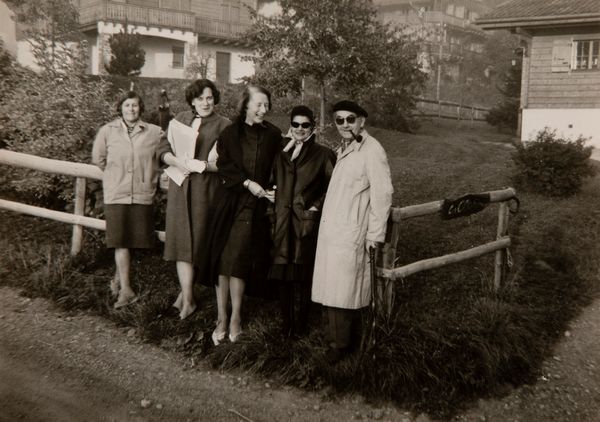 Man Ray : Man Ray et famille  - Asta Fotografia: Under 1K - Associazione Nazionale - Case d'Asta italiane