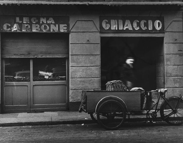 Vittorio Ronconi : Carbone o Ghiaccio, Porta Genova, Milano  - Asta Fotografia: Under 1K - Associazione Nazionale - Case d'Asta italiane