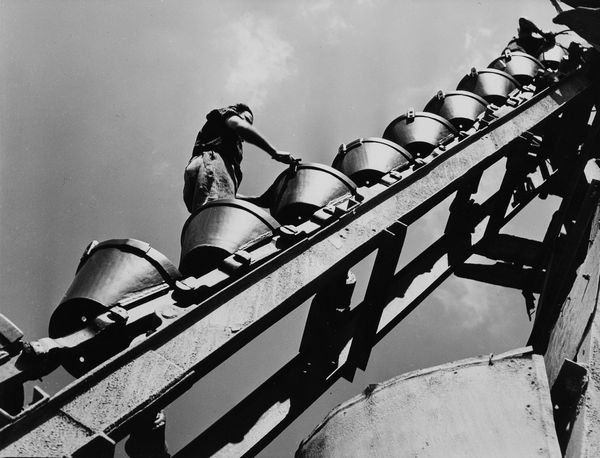 Mario de Biasi : Citt� di Milano  - Asta Fotografia: Under 1K - Associazione Nazionale - Case d'Asta italiane