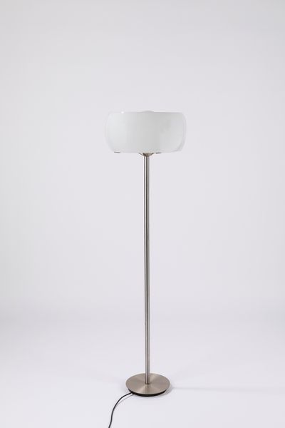 VICO MAGISTRETTI : Lampada da terra  - Asta Tiny design - Associazione Nazionale - Case d'Asta italiane