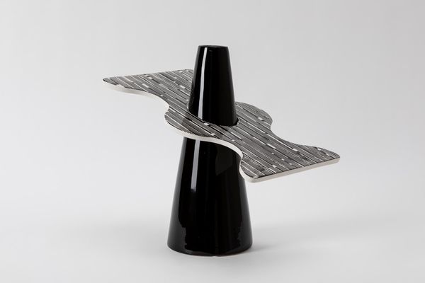 ALESSANDRO MENDINI : Vaso 4 Mani, mod. Colletto 2  - Asta Tiny design - Associazione Nazionale - Case d'Asta italiane