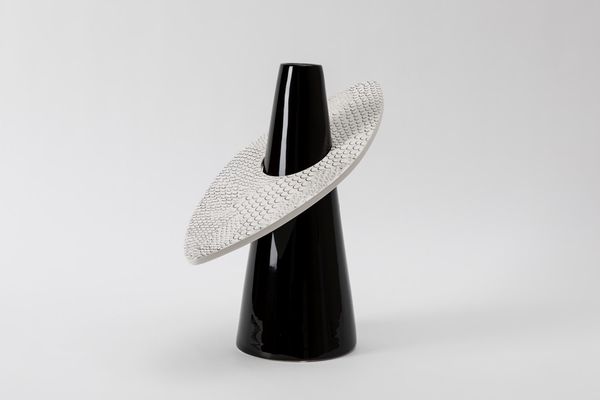 ALESSANDRO MENDINI : Vaso 4 Mani, mod. Colletto 4  - Asta Tiny design - Associazione Nazionale - Case d'Asta italiane