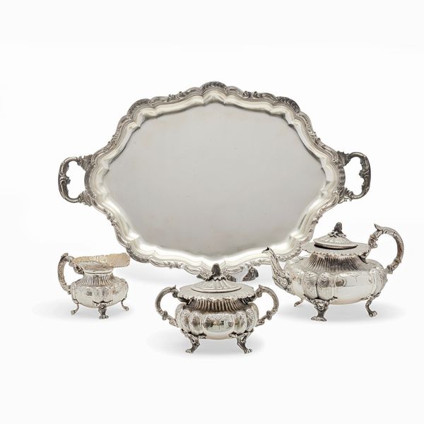 Servizio da t� con vassoio in argento, Italia, XX secolo  - Asta Argenti dal XVIII al XX secolo - Associazione Nazionale - Case d'Asta italiane