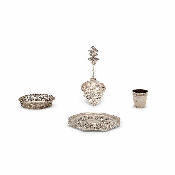 Quattro oggetti in argento  - Asta Argenti dal XVIII al XX secolo - Associazione Nazionale - Case d'Asta italiane