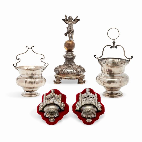 Cinque oggetti in argento, XIX secolo  - Asta Argenti dal XVIII al XX secolo - Associazione Nazionale - Case d'Asta italiane