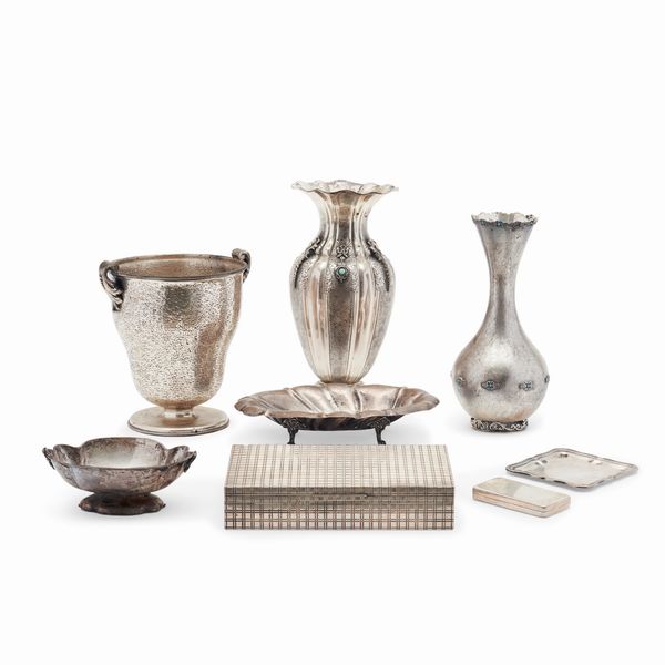 Otto oggetti in argento, Italia, XX secolo  - Asta Argenti dal XVIII al XX secolo - Associazione Nazionale - Case d'Asta italiane