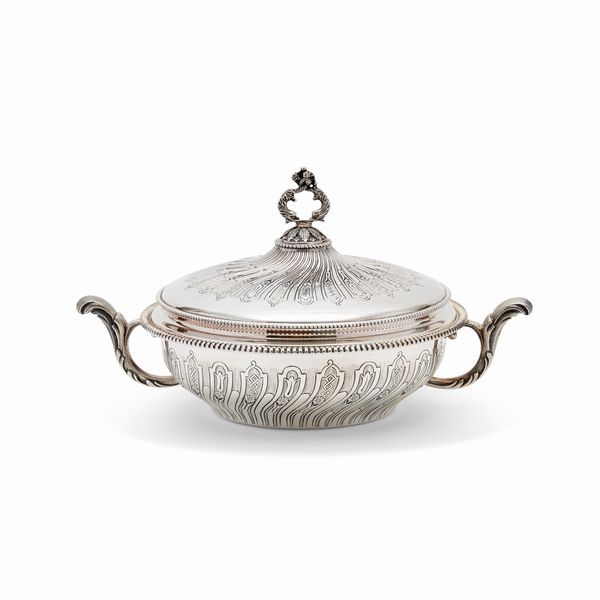 Scatola porta dolci in argento, Italia, XX secolo  - Asta Argenti dal XVIII al XX secolo - Associazione Nazionale - Case d'Asta italiane