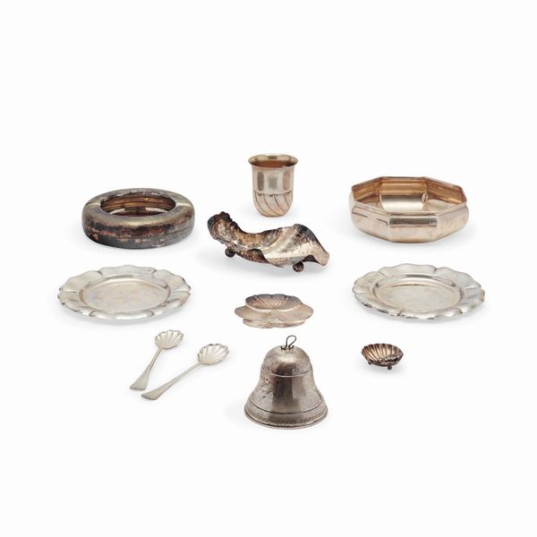 Undici oggetti in argento, Italia XX secolo  - Asta Argenti dal XVIII al XX secolo - Associazione Nazionale - Case d'Asta italiane