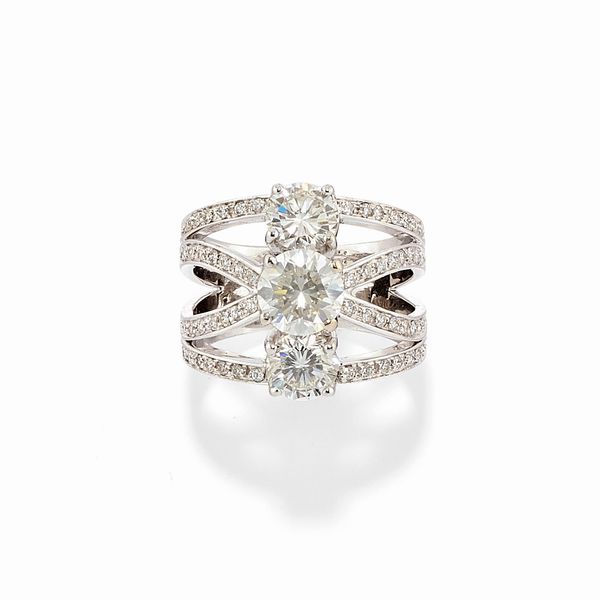 Anello in oro bianco 18k e diamanti  - Asta Argenti dal XVIII al XX secolo - Associazione Nazionale - Case d'Asta italiane