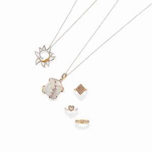 Cinque gioielli in oro bianco e rosa 18k, diamanti e cammeo  - Asta Argenti dal XVIII al XX secolo - Associazione Nazionale - Case d'Asta italiane