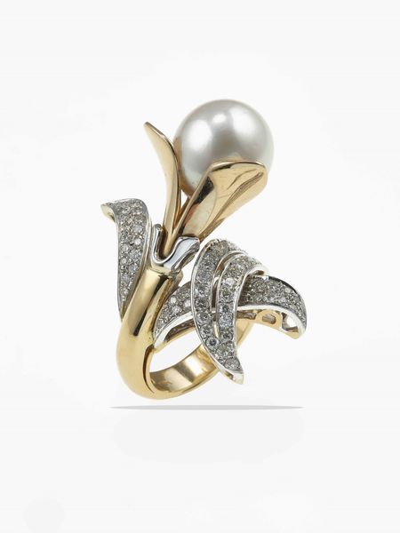 Anello con grande perla coltivata e diamanti taglio brillante  - Asta Fine jewels - Associazione Nazionale - Case d'Asta italiane