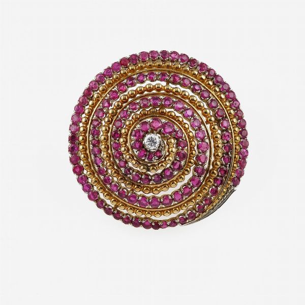 Spilla con rubini e diamanti taglio huit-huit  - Asta Fine jewels - Associazione Nazionale - Case d'Asta italiane