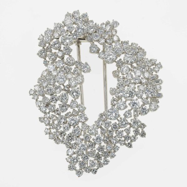 Spilla con diamanti taglio brillante  - Asta Fine jewels - Associazione Nazionale - Case d'Asta italiane