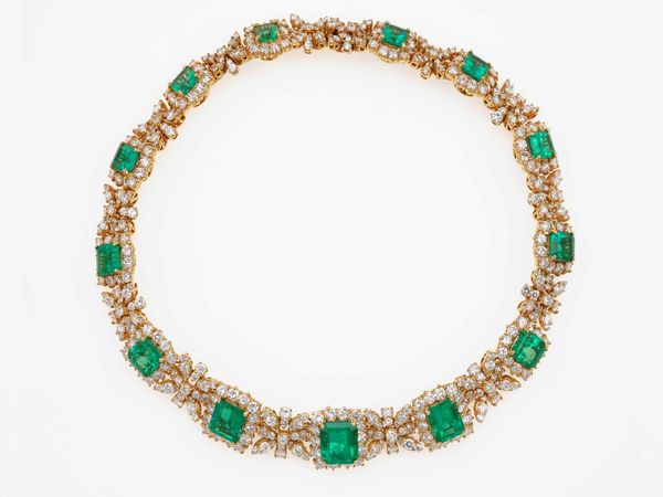 Girocollo con 13 smeraldi Colombia per ct 46.00 circa e diamanti taglio brillante  - Asta Fine jewels - Associazione Nazionale - Case d'Asta italiane