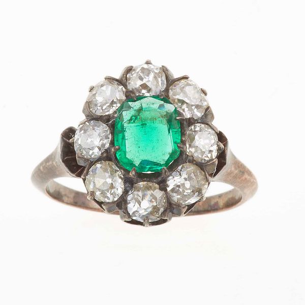 Anello con diamanti di vecchio taglio e smeraldo Colombia di ct 0.55 circa  - Asta Fine jewels - Associazione Nazionale - Case d'Asta italiane