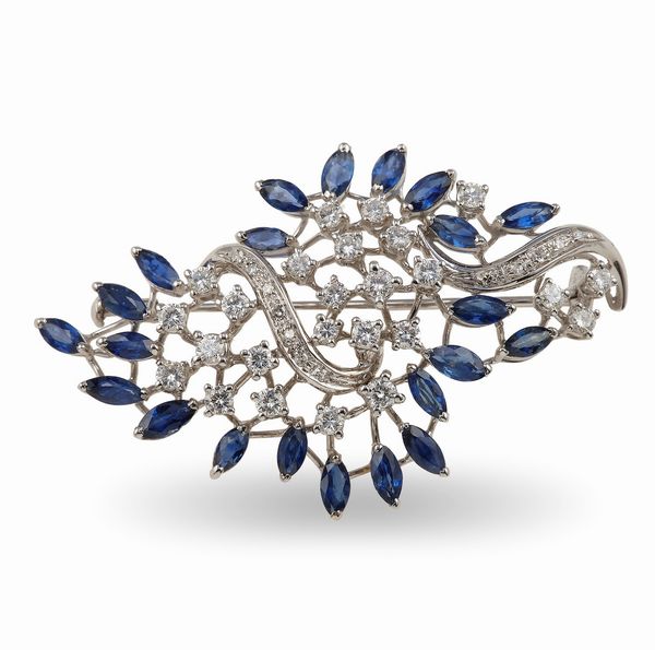 Lotto composto da anello e spilla con diamanti e zaffiri  - Asta Fine jewels - Associazione Nazionale - Case d'Asta italiane