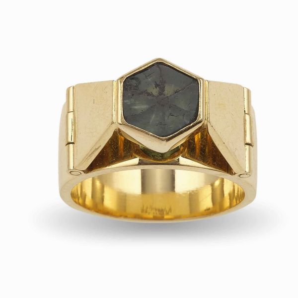 J. Rivire. Anello con smeraldo trapiche  - Asta Fine jewels - Associazione Nazionale - Case d'Asta italiane