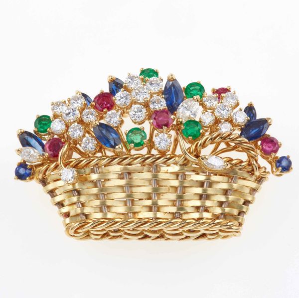 Spilla cestino di fiori con diamanti, rubini, zaffiri e smeraldi  - Asta Fine jewels - Associazione Nazionale - Case d'Asta italiane