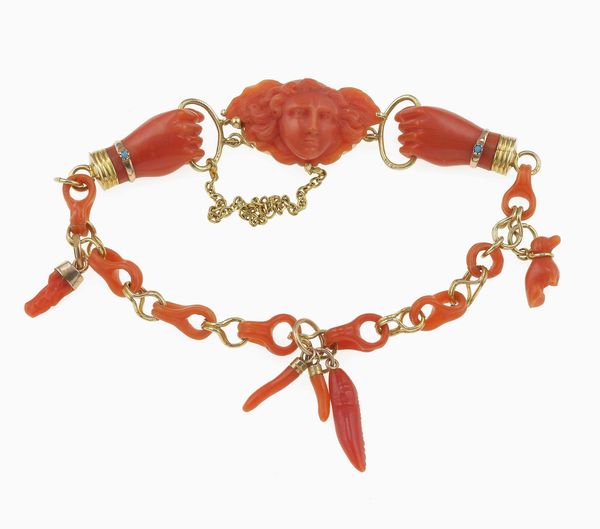 Bracciale Medusa con corallo  - Asta Fine jewels - Associazione Nazionale - Case d'Asta italiane