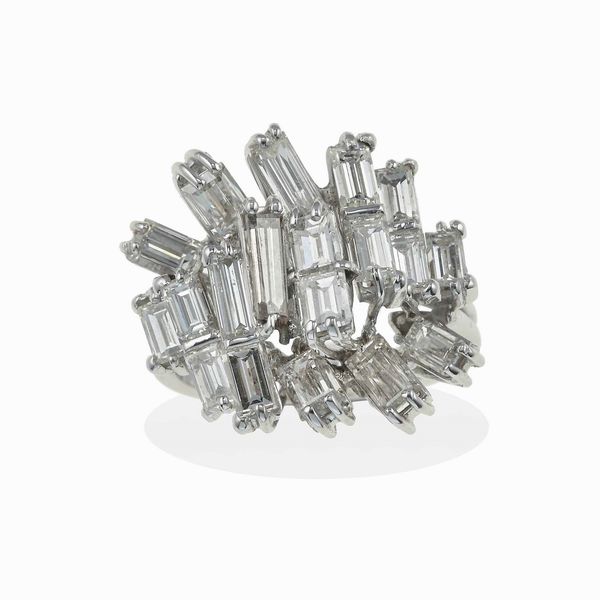 Anello con diamanti taglio baguette  - Asta Fine jewels - Associazione Nazionale - Case d'Asta italiane
