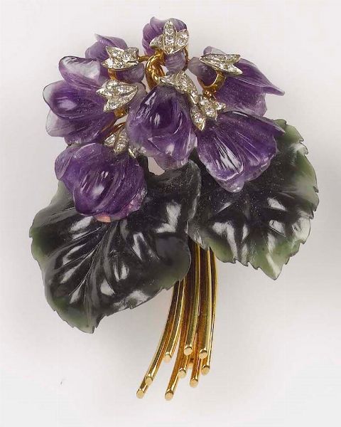 Spilla mazzo di violette con nefrite, ametista e diamanti  - Asta Fine jewels - Associazione Nazionale - Case d'Asta italiane