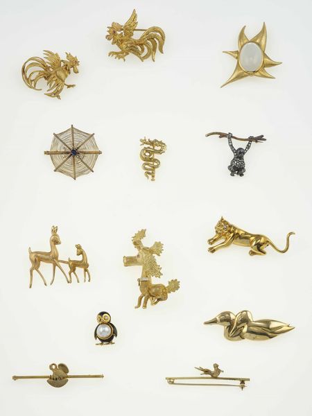 Lotto composto da 13 spille con diamanti, smalti e gemme multicolor  - Asta Fine jewels - Associazione Nazionale - Case d'Asta italiane