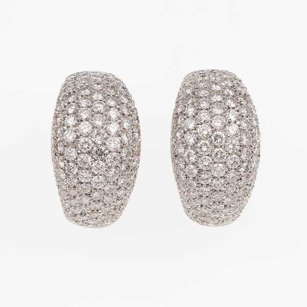 Damiani. Orecchini con pav� di diamanti per ct 2.40  - Asta Fine jewels - Associazione Nazionale - Case d'Asta italiane