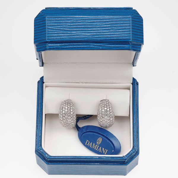 Damiani. Orecchini con pav� di diamanti per ct 2.40  - Asta Fine jewels - Associazione Nazionale - Case d'Asta italiane