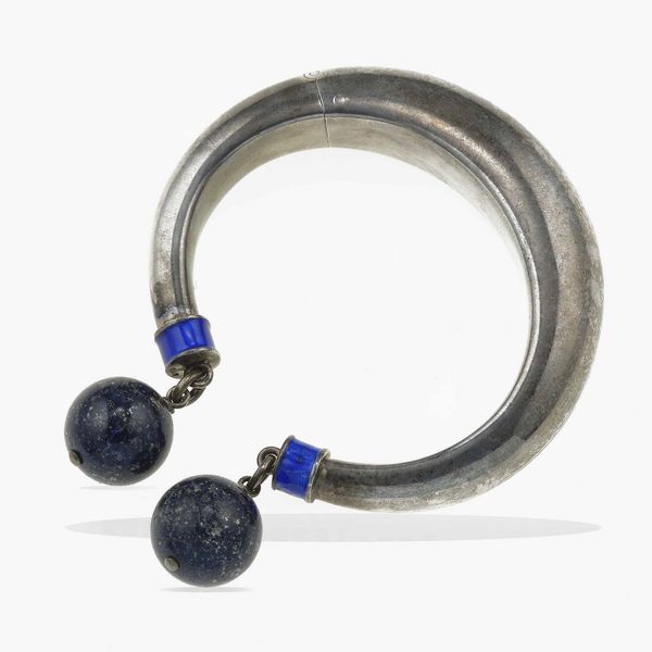 Gucci. Bracciale rigido con sodalite e smalto blu  - Asta Fine jewels - Associazione Nazionale - Case d'Asta italiane