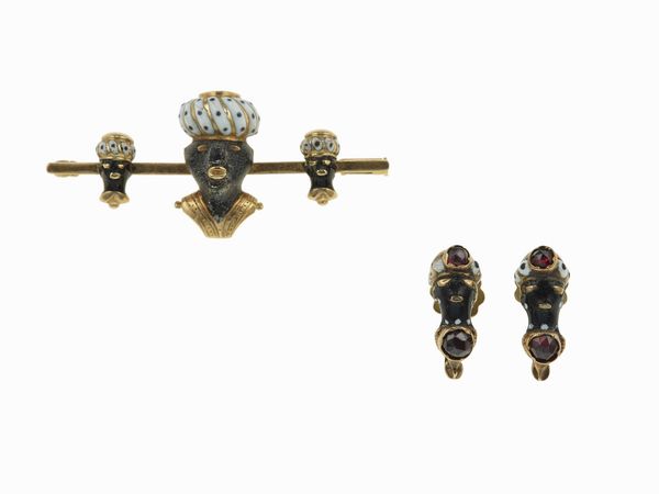 Demi-parure moretti composta da spilla ed orecchini con smalti  - Asta Fine jewels - Associazione Nazionale - Case d'Asta italiane