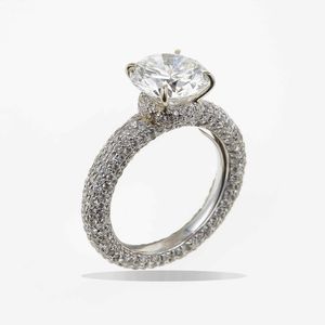 Diamante taglio brillante di ct 3.48, colore F, caratteristiche interne VS1, fluorescenza strong blue  - Asta Fine jewels - Associazione Nazionale - Case d'Asta italiane