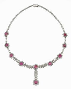 Girocollo con rubini Burma e diamanti taglio brillante e baguette  - Asta Fine jewels - Associazione Nazionale - Case d'Asta italiane