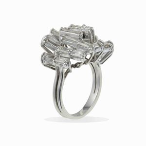 Anello con diamanti taglio baguette  - Asta Fine jewels - Associazione Nazionale - Case d'Asta italiane