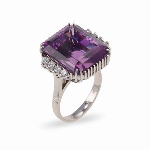 Anello con ametista e diamanti  - Asta Fine jewels - Associazione Nazionale - Case d'Asta italiane