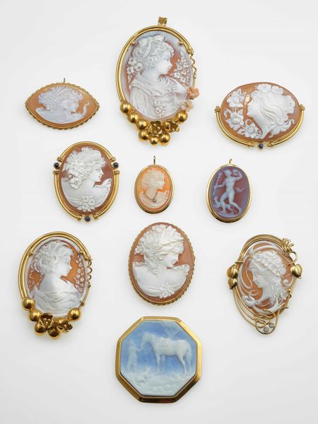 Lotto composto da dieci cammei  - Asta Gioielli Contemporanei - Associazione Nazionale - Case d'Asta italiane