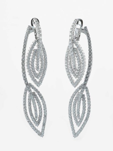 Modello Audrey. Orecchini pendenti con diamanti per ct 8.55  - Asta Gioielli Contemporanei - Associazione Nazionale - Case d'Asta italiane