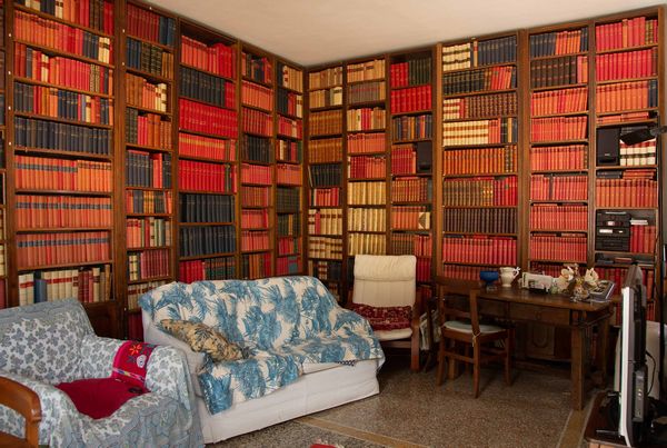 Una biblioteca del '900 di un accanito lettore di classici La biblioteca di campagna di uno studioso del secolo scorso  - Asta Libri Antichi e Rari. Incisioni - Associazione Nazionale - Case d'Asta italiane