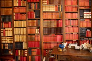 Una biblioteca del '900 di un accanito lettore di classici La biblioteca di campagna di uno studioso del secolo scorso  - Asta Libri Antichi e Rari. Incisioni - Associazione Nazionale - Case d'Asta italiane