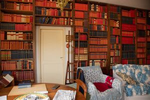 Una biblioteca del '900 di un accanito lettore di classici La biblioteca di campagna di uno studioso del secolo scorso  - Asta Libri Antichi e Rari. Incisioni - Associazione Nazionale - Case d'Asta italiane